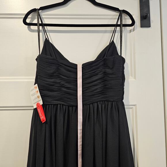 Mac Duggal 70099 V Neck Sleeveless Flowy Ruched Midi Dress Black Size XS - Picture 6 of 9